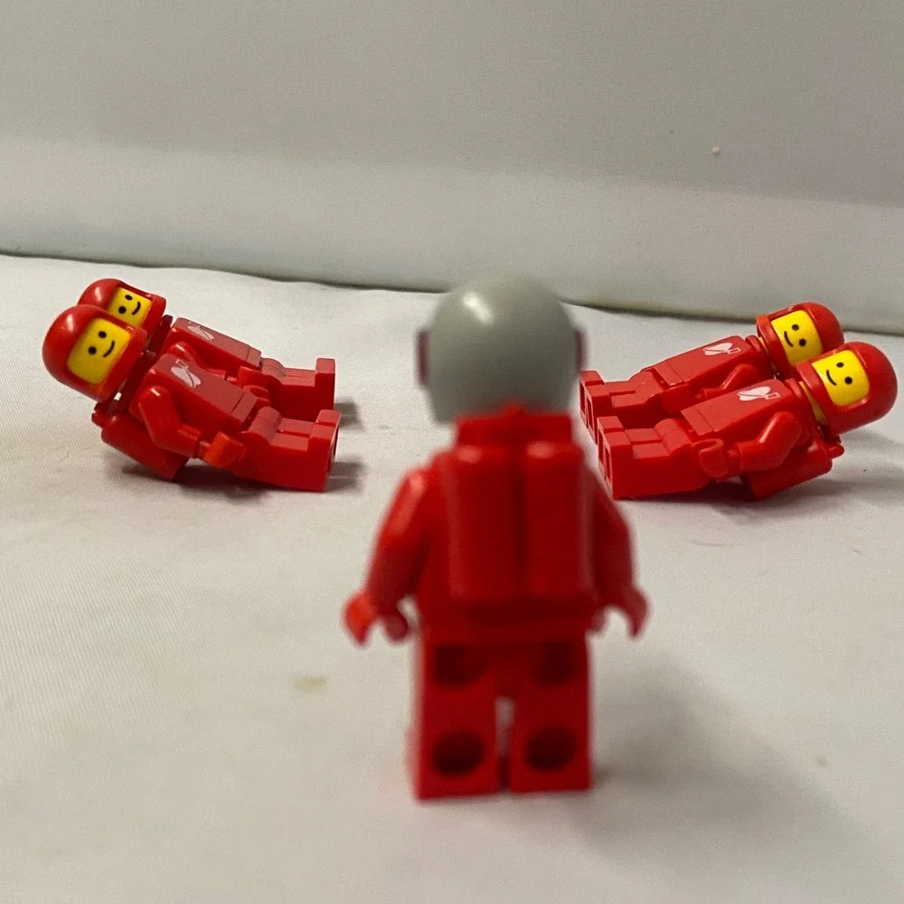 Space LEGO Classic Space 5x Minifigures Various Accessories Vintage